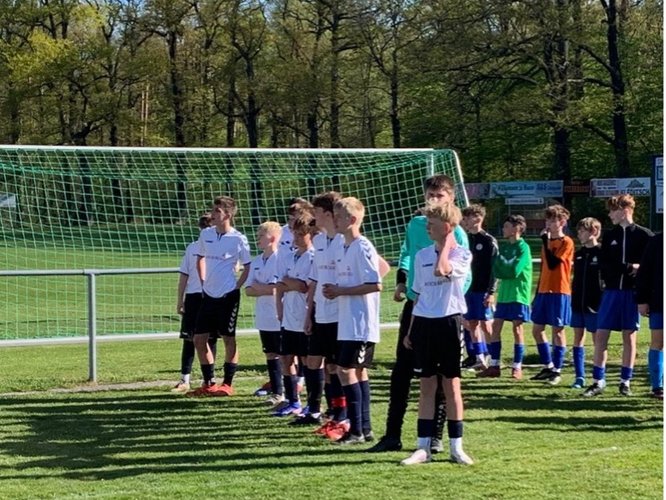 Starke Teamleistungen führen zwei Fußballteams  ins Landesfinale von „Jugend trainiert für Olympia"