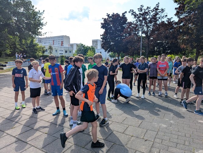 Spendenlauf am Léon-Foucault-Gymnasium